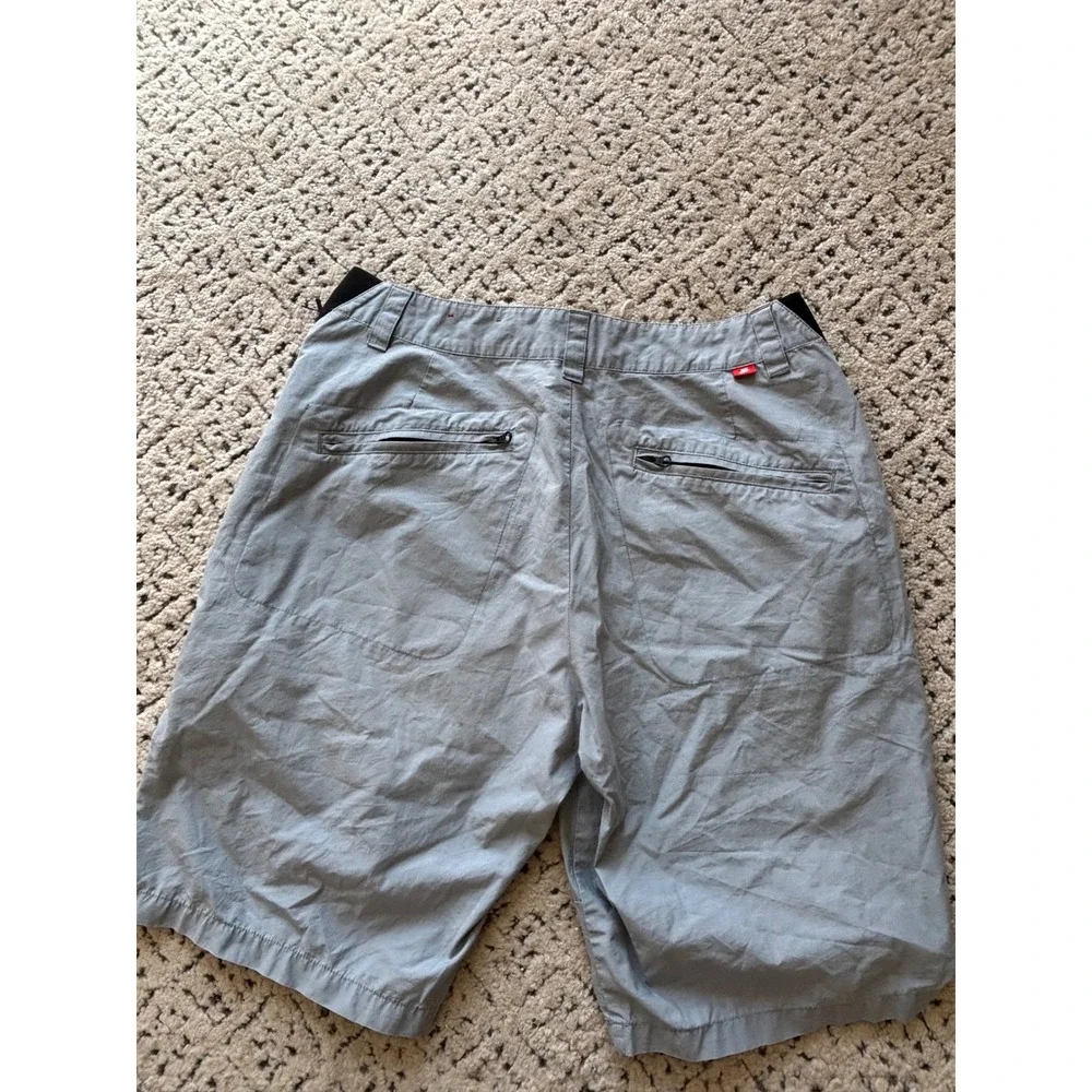 Nike Mens Grey Utility Cargo‎ Shorts Size 30 Zip Pockets D-Ring Hiking Casual